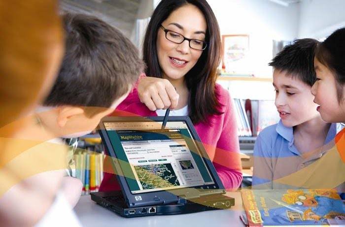 profesora enseñando